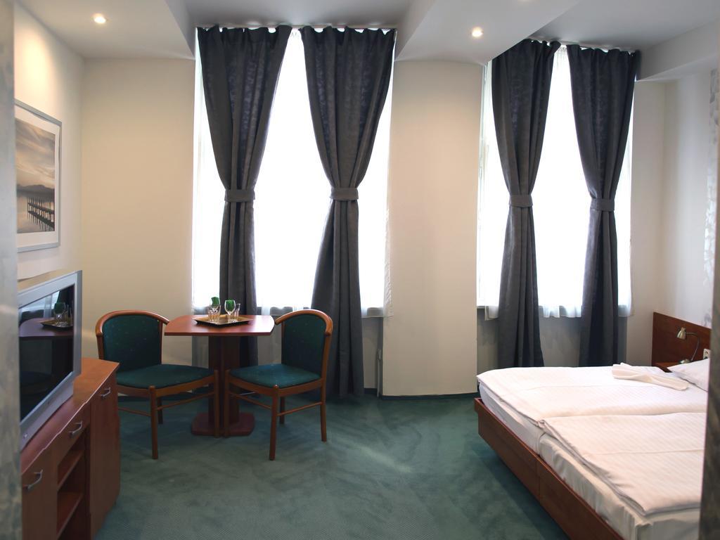 Hacienda Ranchero 3*